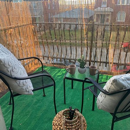Modern Duplex Near Arenas, Hospitals, Universities, & Attractions Tower Grove エクステリア 写真